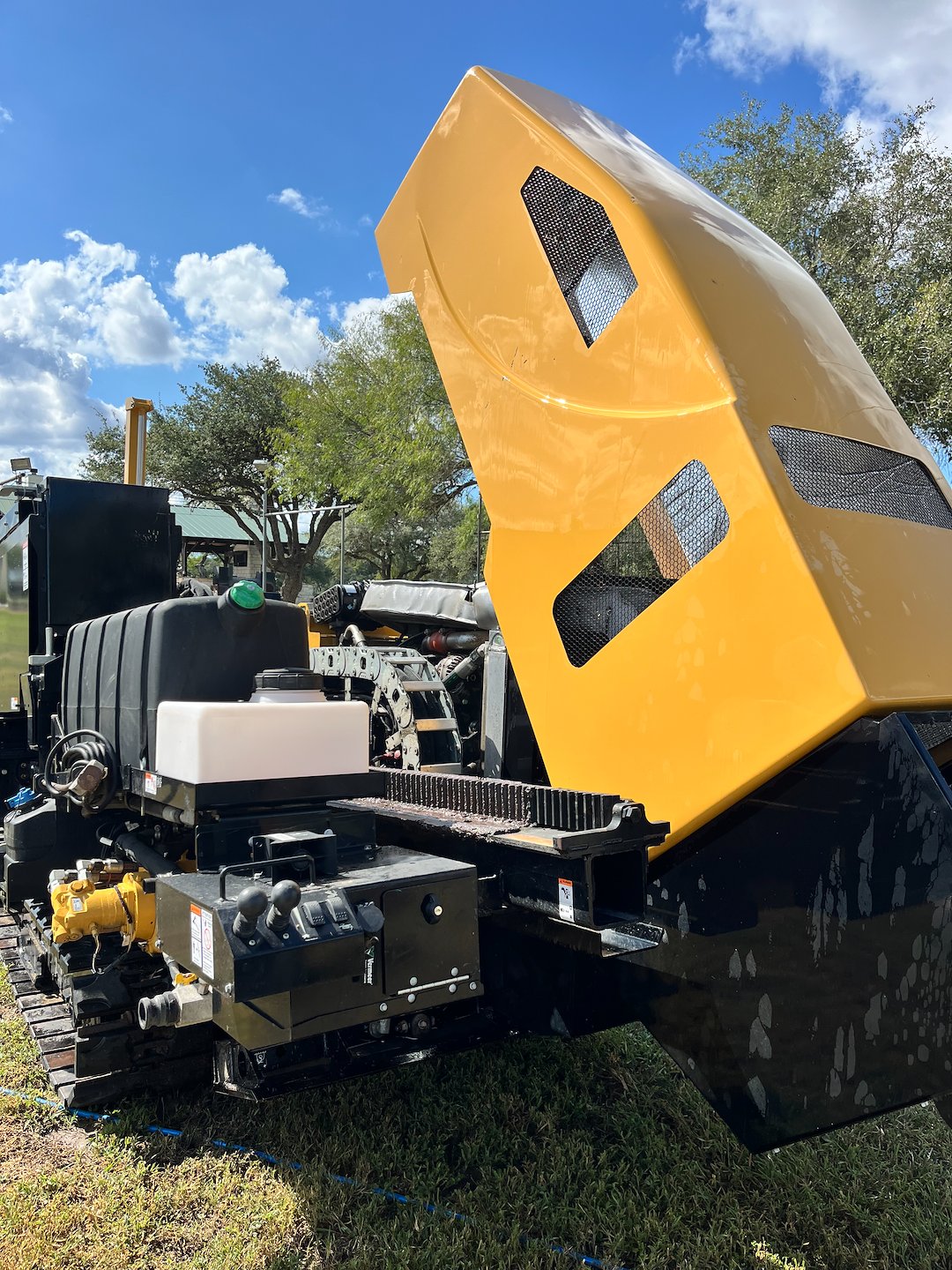 Commercial Pressure Washing for Tracker United in Corpus Christi, TX: Tackling Grease Buildup on Boring Machines Thumbnail