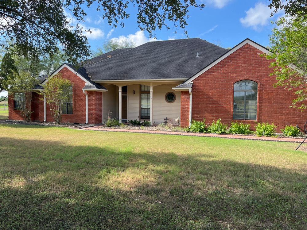 omprehensive House Washing in Robstown, TX: Mystic Pressure Wash LLC Restores Home with Soft Wash and Pressure Washing Techniques