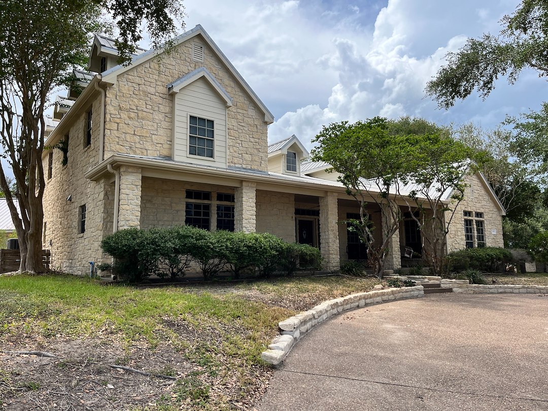 Revitalizing an Austin Stone Home: Comprehensive House Wash and Gutter Cleaning in Corpus Christi Tx Thumbnail